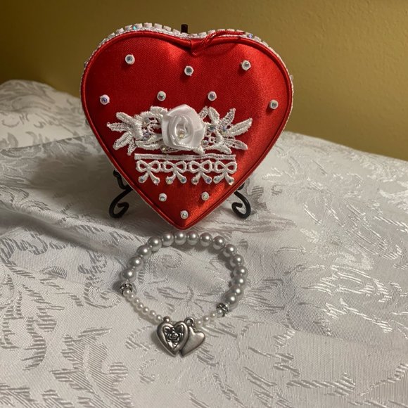 BLACK CAT JEWELS Jewelry - Silver Pearl Charm Bracelet & Red Satin Heart Container